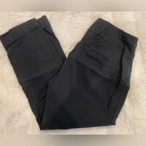 7th Avenue New York & Co Black Capris